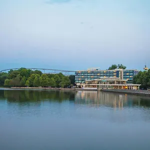 Courtyard By Marriott Maschsee Отель Ганновер